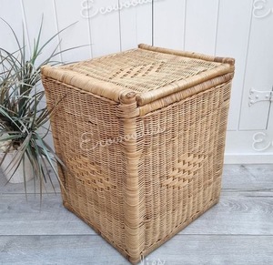 Bohemian <span class=keywords><strong>Rattan</strong></span> Wicker Otomano Stools Com Armazenamento Sente-se e Armazene Otomano Armazenamento Para Lobby Hotel Bone Inlay Console