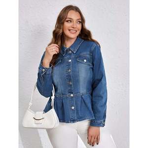 Giacca in denim con bottoni e peplum per donna taglie forti - Product Image 3