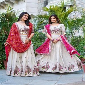 Lehenga Choli Tradicional Largo hasta el Suelo, Bordado a Mano, Trabajo de Lentejuelas Brillantes, Tejido Elástico de Seda Pura para Fiestas - Product Image 1