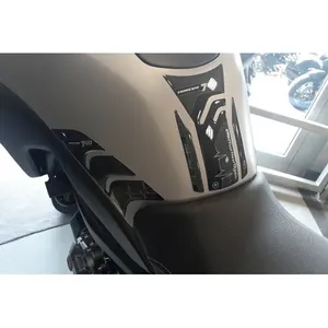 Kit Adesivi Personalizzati in Resina 3D per Serbatoio Moto Yamaha Tracer 700 (3 Adesivi) - Product Image 5