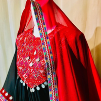 Nouvelle robe ethnique tribale balochie faite à la main pour femme, robe afghane Kuchi en soie brodée avec des pompons, manches longues, ensembles pour femmes