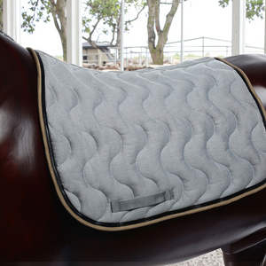 Tapis de selle pour cheval personnalisé imprimé, doublé de polaire douce, best-seller |   Service personnalisé OEM, respirant, léger, vente en gros - Product Image 1