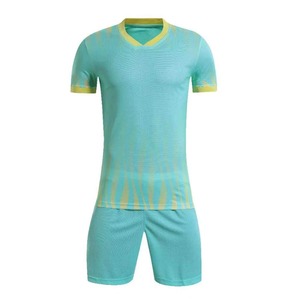 Tenues de football personnalisables de haute qualité 100% polyester respirant léger toutes saisons Vente chaude - Product Image 1