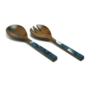 Mango corto con diseño de esmalte sombreado azul con juego de cuchara para servir ensalada de madera Hecho de madera natural en color natural - Product Image 1