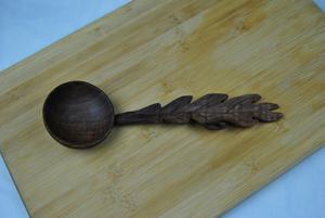 Cuillère en bois écologique de cuisine de tous les jours fabriquée à la main à partir de bois naturel avec miroir polonais pour la cuisson en remuant le service - Product Image 5