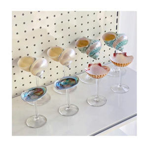 La sculpture en verre Shell ajoute une beauté sereine à la décoration intérieure, parfaite pour améliorer les espaces d'inspiration élégants et côtiers - Product Image 3