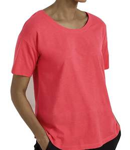 Camisetas informales OEM para mujer, decoración de remaches de alta calidad, diseño de hombros caídos, instalaciones de producción a granel del proveedor de Bangladesh - Product Image 5