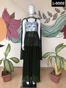 Les femmes indiennes portent un costume prêt à l'emploi en Georgette Salwar avec fil à broder lourd et un costume d'impression en feuille de travail de séquence pour les femmes - Product Image 3