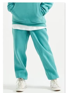Conjunto de sudadera con capucha y pantalones deportivos de algodón con estampado de ropa urbana con logotipo personalizado, pantalones deportivos extragrandes para hombre, sudaderas con capucha y pantalones deportivos lisos - Product Image 4
