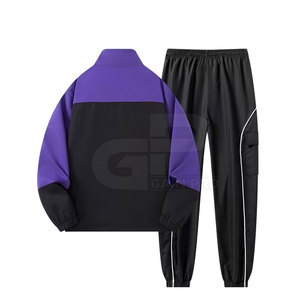 Survêtement rétro pour homme, conçu pour le confort et le style, avec des matériaux doux et un tissu respirant pour l'été et le quotidien. - Product Image 2