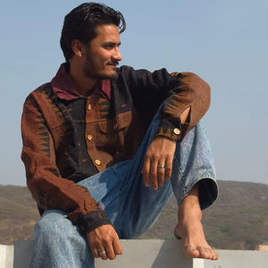 Chemise décontractée pour homme en coton tricoté 100% à manches longues, coupe ample, motif floral, style hip-hop, grande taille, collection hiver, fabriquée à la main par Kantha VIRATRA IMPEX - Product Image 1