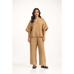 Blusa Casual de Lino WM-COD-SS25-358T con Cuello Camisero, Elemento de Moda Sencillo para Primavera/Verano, Corte Regular - Product Image 2