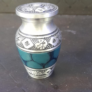 Pequeña urna rectangular de aluminio azul Color único Mini recuerdo de metal cremación y funeral conmemorativo para mascotas POR AYAANS - Product Image 1