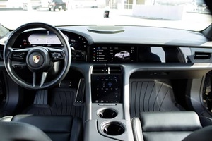 VOITURE ÉLECTRIQUE EXTREMEMENT PROPRE 2020 POR-SCHE TAY-CAN TURBO 670-HP DOUBLE MOTEUR AWD PRÊTE À LA LIVRAISON - Product Image 4