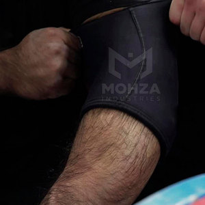 Protector de Codo de Neopreno de Alta Calidad, Mejor Vendido, con Protección para Levantamiento de Pesas, Ajustable, Plegable y Personalizable - Product Image 6