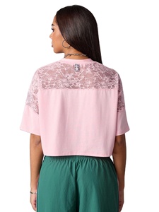 T-shirt court tendance rose en dentelle patchwork style maillot de football américain pour femme, à manches courtes, avec empiècements en maille, col en V sportif, streetwear - Product Image 3