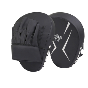 นวมมวยดีไซเนอร์สีดำสีขาวเรียงรายกำหนดเองทำเป้าเป้าเจาะแผ่นโฟกัส OEM ODM แผ่นที่กำหนดเอง - Product Image 1