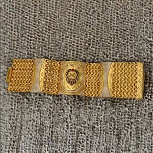 Pulsera de diamantes moderna de lujo para hombres y mujeres con diseño de cabeza de león dorado - Product Image 2