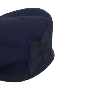 Chapeau Balmoral écossais traditionnel avec motif tartan rouge blanc et noir avec un chapeau en laine décoratif et de haute qualité - Product Image 6