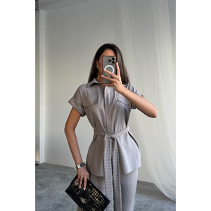 ชุดเสื้อและกางเกงลายทางสีเทาสำหรับผู้หญิง - Product Image 3