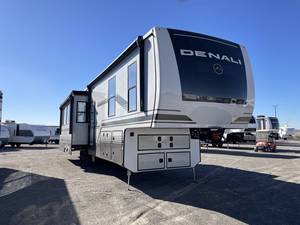 Autocaravanas Usadas al por Mayor, Modelos 2020, 2022, 2023, Nuevas 2026, Dutchmen D-e-n-a-l-i 366RK - Product Image 1