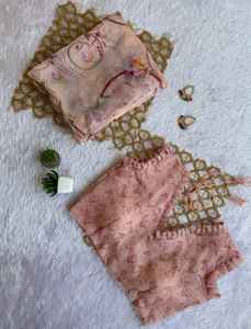 Crêpe de soie brillante en polyester doux du fabricant Georgette mousseline de soie organza tissu tissé motif uni pour la fabrication de robes pour saree - Product Image 4