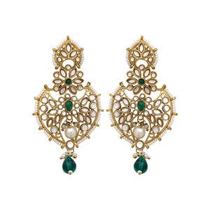 ต่างหู Kundan แบบดั้งเดิมพร้อมพู่ห้อยไข่มุกสำหรับผู้หญิงและเด็กผู้หญิงสำหรับใส่ไปงานปาร์ตี้ไอเดียของขวัญที่ใส่ใจ - Product Image 3