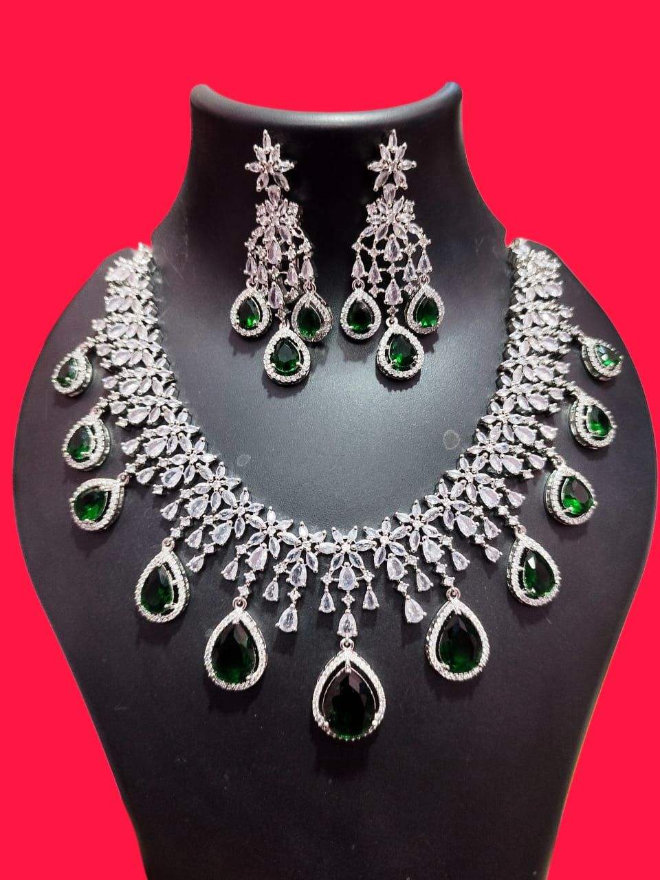 ตามที่แสดงเป็นภาพ