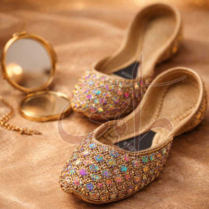Calzado de Moda Personalizable al Por Mayor a Precio Económico para Mujer, Khussa de la Mejor Calidad, Suela Antideslizante, Parte Superior de Gamuza y Terciopelo - Product Image 4