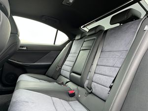 2022 I.S 500 รุ่นเปิดตัว ไมล์น้อย เครื่องยนต์สมบูรณ์ ระบบเกียร์อัตโนมัติ หลังคาพาโนรามา ไฟ LED พร้อมส่ง - Product Image 6