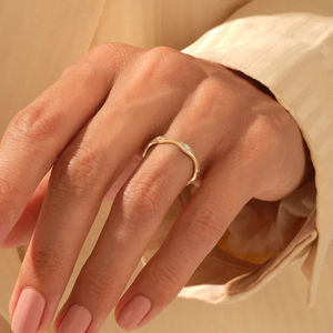 Alliance en or jaune 14 carats avec moissanite taille ronde, certifiée, classique, cadeau d'anniversaire pour filles - Product Image 4