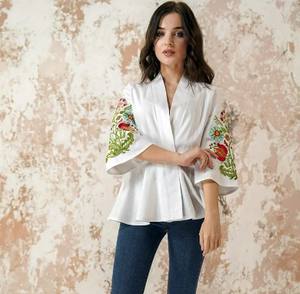 Blouses brodées ukrainiennes à manches longues en coton indien blanc Vente en gros Boho Tenue de soirée Tunique brodée sexy - Product Image 3