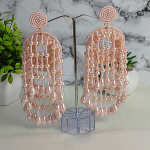 Boucles d'oreilles en résine pour dames à la mode Meilleure qualité Bijoux de mode Dernières boucles d'oreilles pour la fête de mariage - Product Image 3