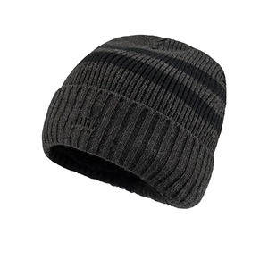 Bonnet en laine de couleur pure pour hommes et femmes Bonnet d'hiver tricoté doux et chaud avec option de logo personnalisé - Product Image 5