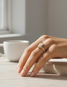 แหวนหมั้นเพชรทรงมาร์ควิส 2 กะรัต เกรด E VVS เพชรเลี้ยงในห้องปฏิบัติการ ได้รับการรับรองจาก IGI สำหรับผู้หญิง ทองคำแท้ 10K - Product Image 2