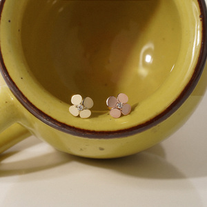 Orecchini a cerchio piatto da donna alla moda con fiori zirconi cubici in oro 14k orecchini a bottone all'ingrosso di gioielli per Piercing di base grande - Product Image 3