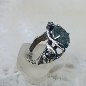 Bague tendance en argent 925 faite à la main avec pierre de style émeraude de qualité supérieure, bijoux en gros d'Istanbul pour les boutiques et les détaillants - Product Image 1