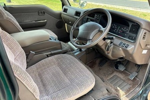 Nissan Homy GT Cruise 4WD de 1995 Usado, Garantía OEM de 1 Año - Product Image 3