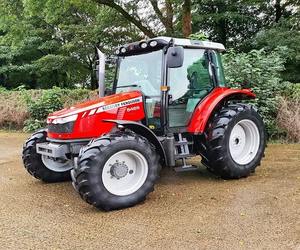 Tractor Agrícola Massey Ferguson 7718S 4WD de 35HP de Alta Calidad con Caja de Cambios y Motor de Alta Productividad - Product Image 4