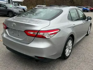 Toyota Camry XLE 2018 - Product Image 3