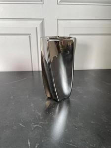 Premium Quality Aluminium <b>Vase</b> for Fresh and Artificial Flowers with Contemporary and <b>Vintage</b>-designs - Product Image 3