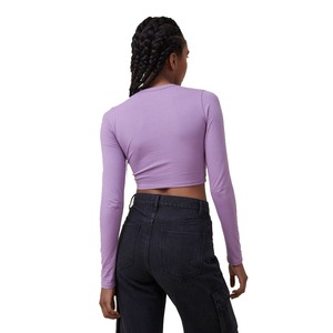 2024 llegada mujeres Color lila en blanco manga larga recortada camisetas mujeres Slim Fit Crop Tops camisetas transpirables en pedido a granel - Product Image 3