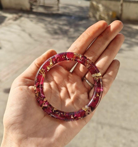 Ensemble de bracelets en résine écologiques pour femmes, fabriqués à la main, bijoux traditionnels polis, légers, durables et de qualité export - Product Image 3