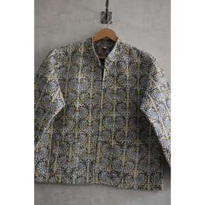 Chaqueta de Algodón Acolchada Reversible Ecológica, Chaqueta de Invierno para Mujer de Manga Larga con Estampado Floral Hecho a Mano - Product Image 2