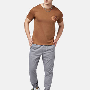 Camiseta de hombre de último diseño de baja tasa y buen material Servicio OEM Tendencia Moda y buena venta Camiseta de manga corta de diseño para hombre - Product Image 2