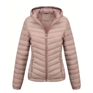 Chaqueta de Invierno Ligera con Capucha Negra y Bolsillos, Prenda Exterior Elegante de Manga Larga, Material de Nailon, Diseño con Cierre - Product Image 6