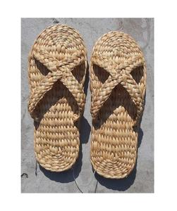 Vente en gros de sandales en jacinthe d'eau en jonc de mer à la mode pour femmes pantoufles en coton du Vietnam - Product Image 3