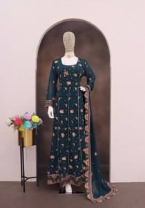 ชุดเดรสสำหรับงานดิวาลีชิ้นนี้สวมใส่สบายและระบายอากาศได้ดีมากที่สุดชุดยาวผ้าจอร์เจียพร้อมชุดเสื้อผ้า - Product Image 3