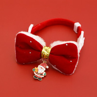 Collier de Noël pour animaux de compagnie, motif dessin animé, rouge, réglable, avec nœud papillon et bordure en fourrure pour chats et chiens