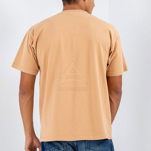 T-shirt oversize élégant pour homme, conçu pour le streetwear décontracté, respirant, confortable et en tissu doux. - Product Image 3